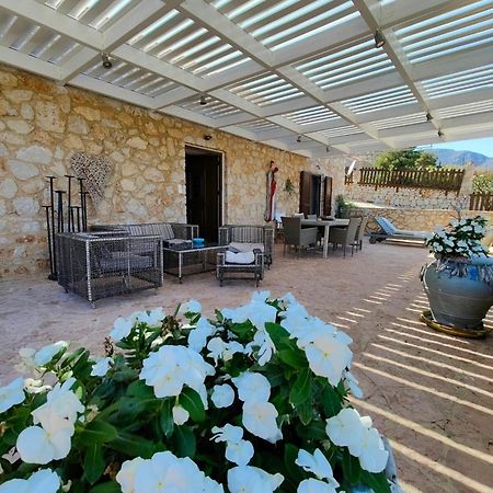 Belvedere Private Luxury Beach Villa Chalki Town Exteriér fotografie